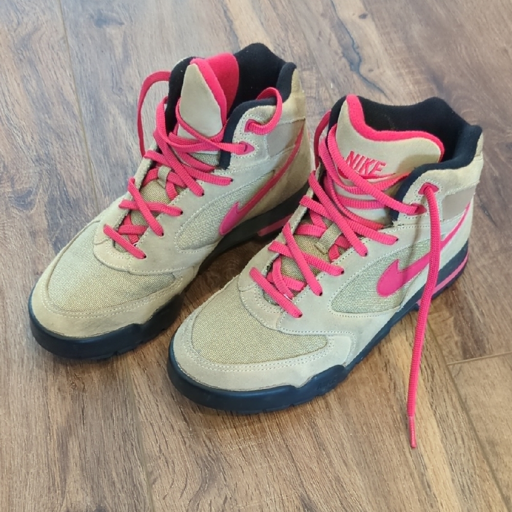 Women's Nike Caldera Vintage 90's Canvas and Suede Boots